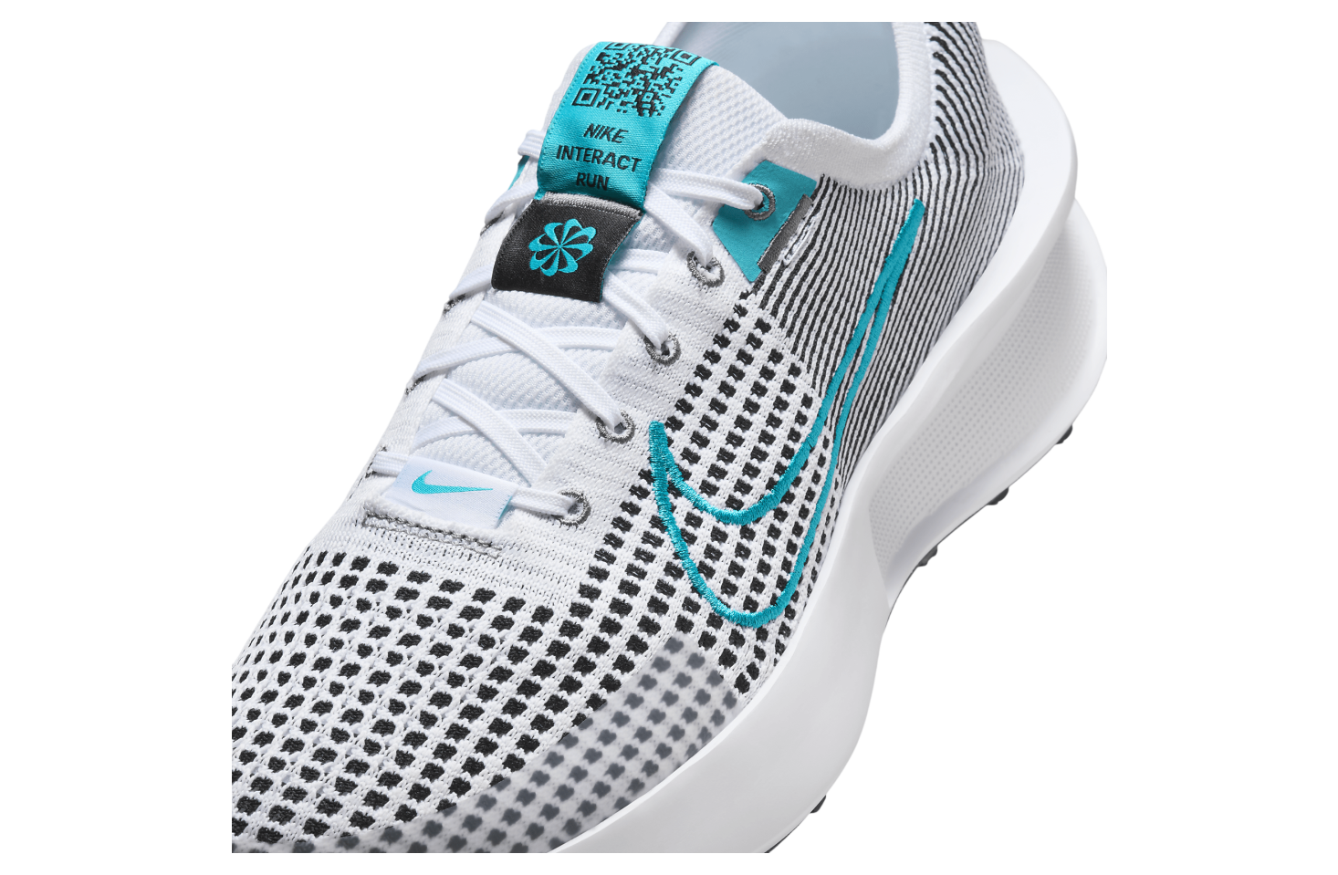 Nike Interact Run White / Black / Dusty Cactus