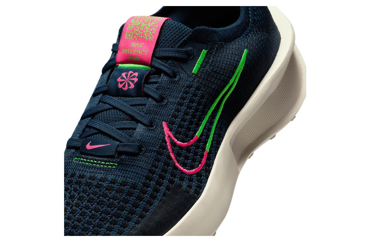 Nike Interact Run WMNS Armory Navy / Hyper Pink