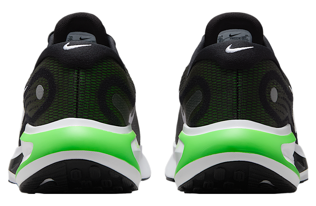 Nike Journey Run Black / Green Strike