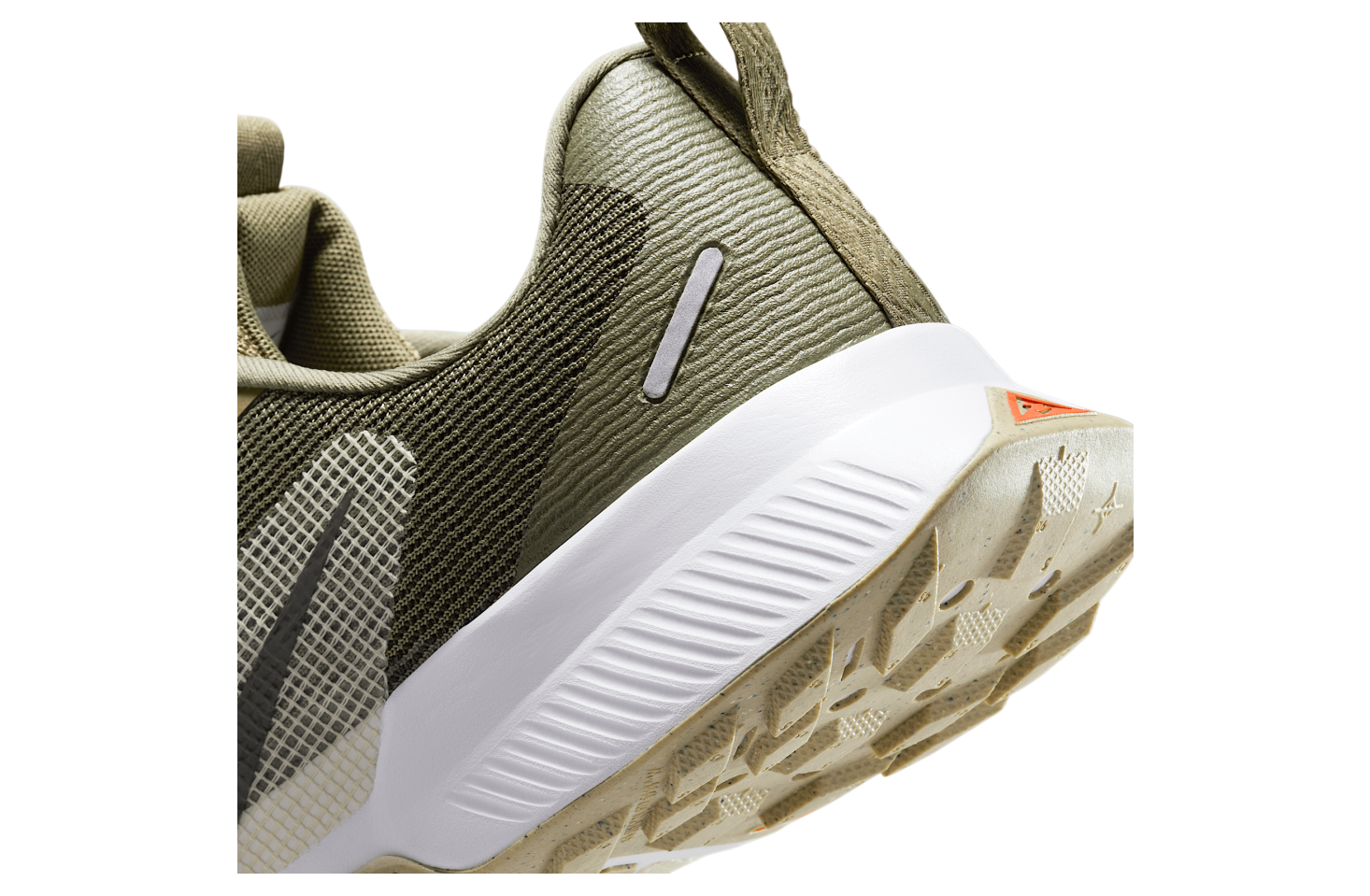 Nike Juniper Trail 3 Medium Olive / Desert Khaki