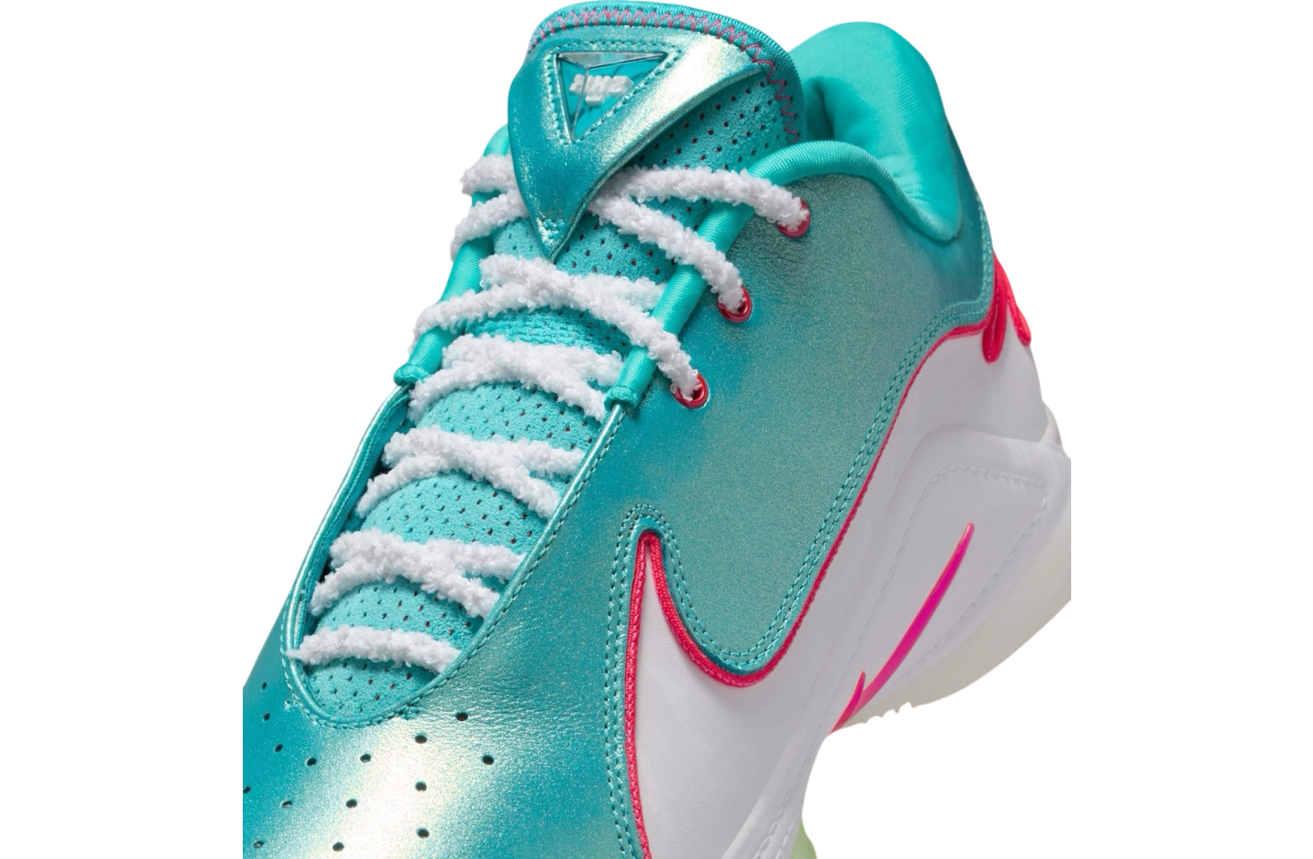 Nike Lebron 22 Christmas Solar Red / Dusty Cactus