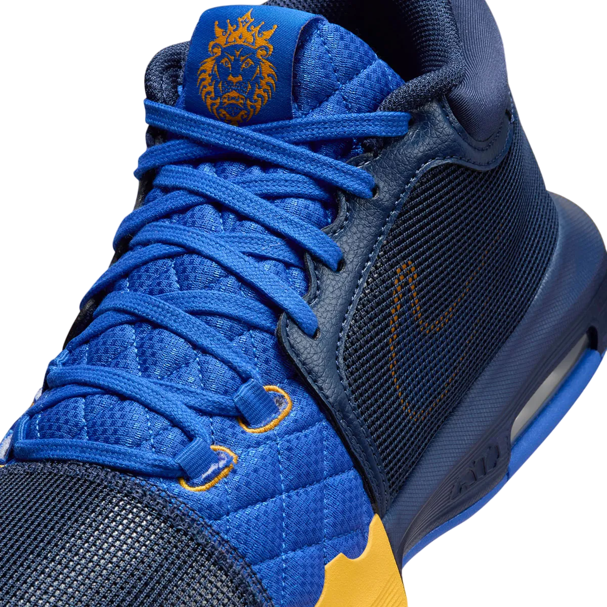 Nike Lebron Witness 8 Entourage