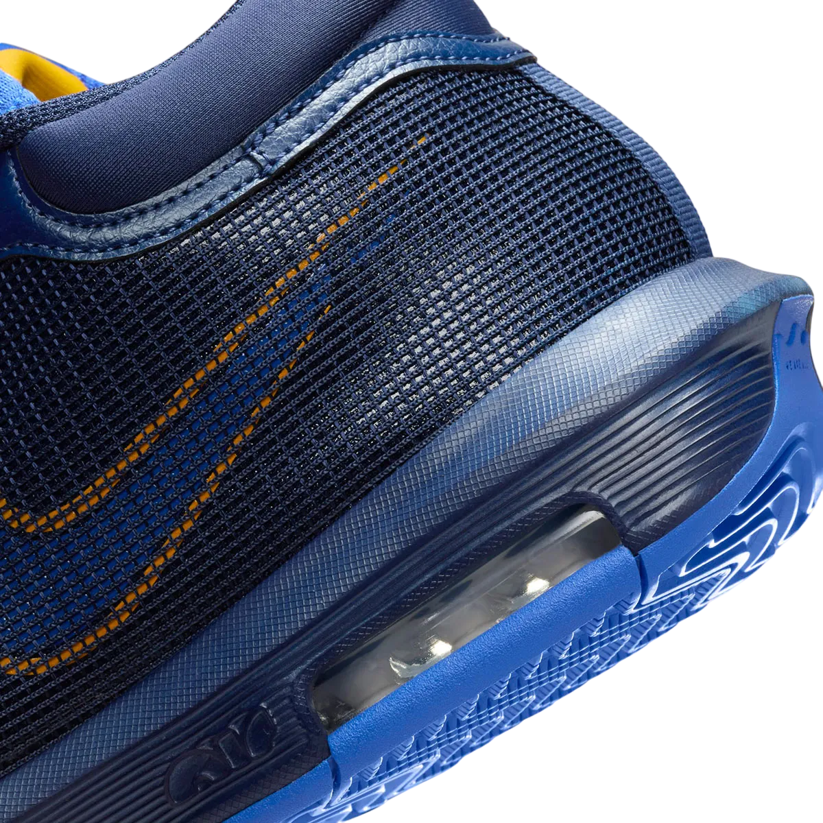 Nike Lebron Witness 8 Entourage