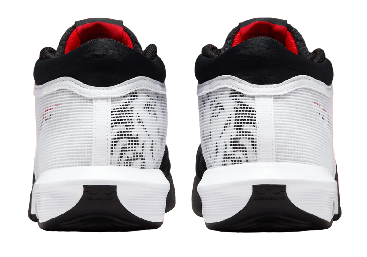 Nike LeBron Witness 8 White / Black / University Red