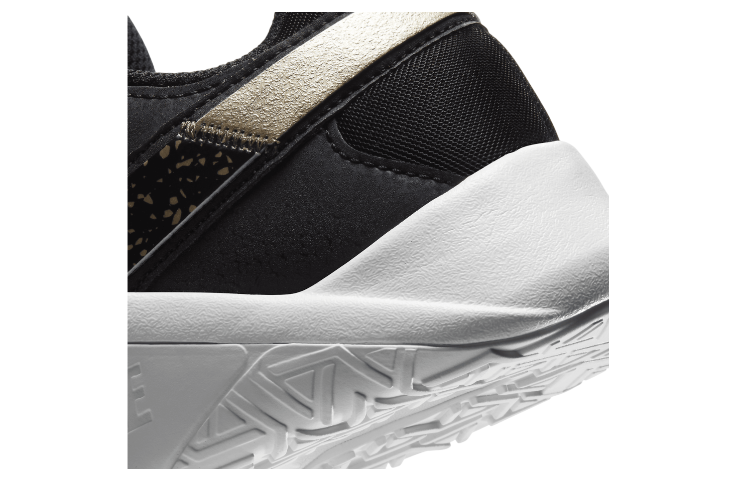 Nike Legend Essential 2 Premium WMNS Black / Metallic Gold Grain