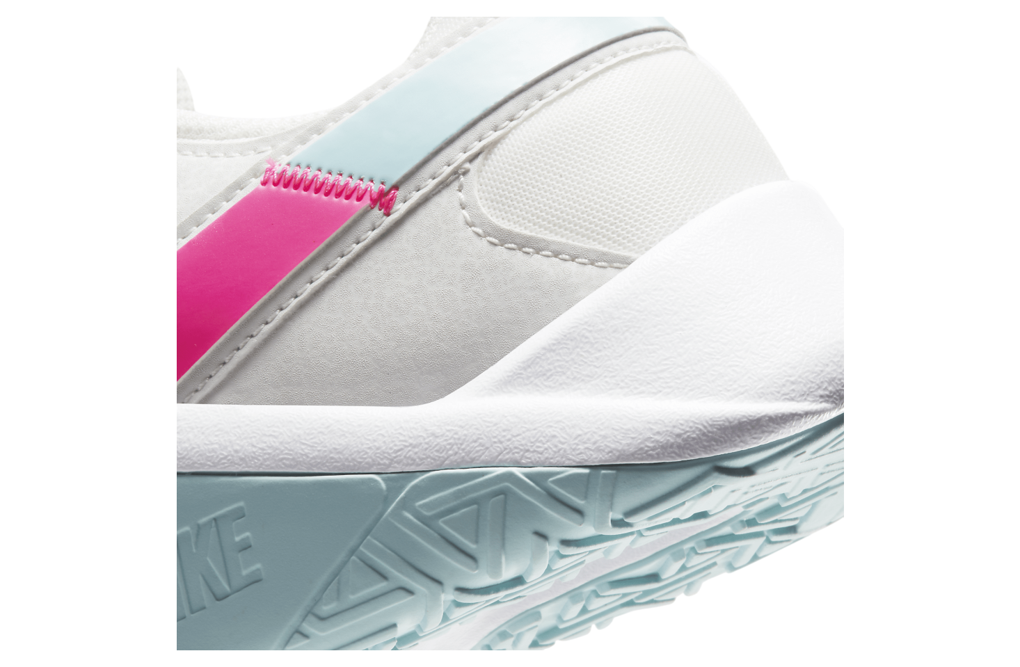 Nike Legend Essential 2 WMNS Summit White / Glacier Ice