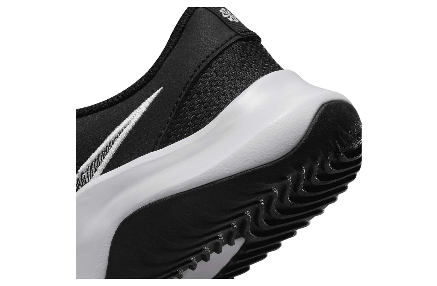 Nike Legend Essential 3 Next Nature Black / Iron Grey