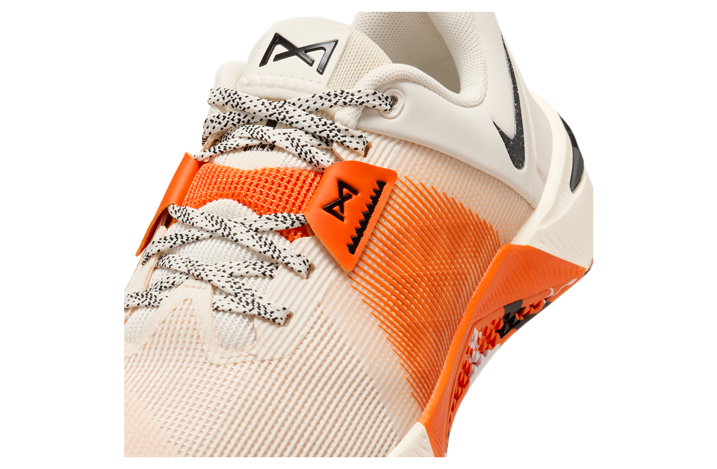 Nike Metcon 10 Wmns Soft Pearl / Safety Orange