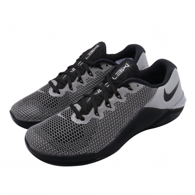 sacudir Alrededor Ventilación Nike Metcon 5 X Black Silver CN5454001 - KicksOnFire.com
