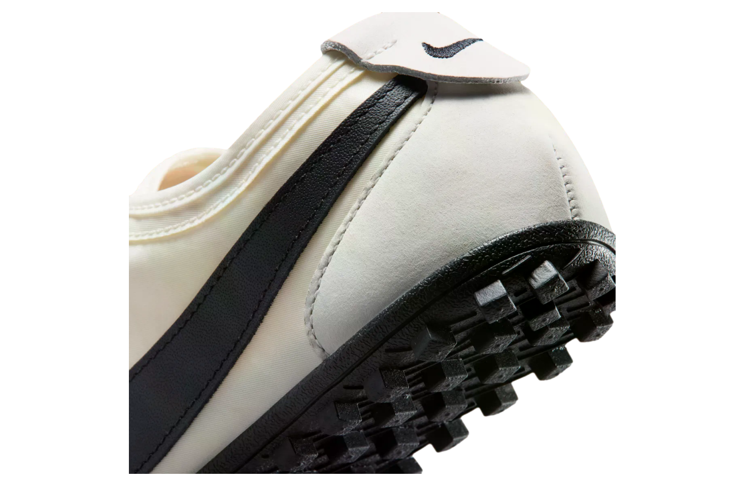 Nike Moon Soft Pearl / Black