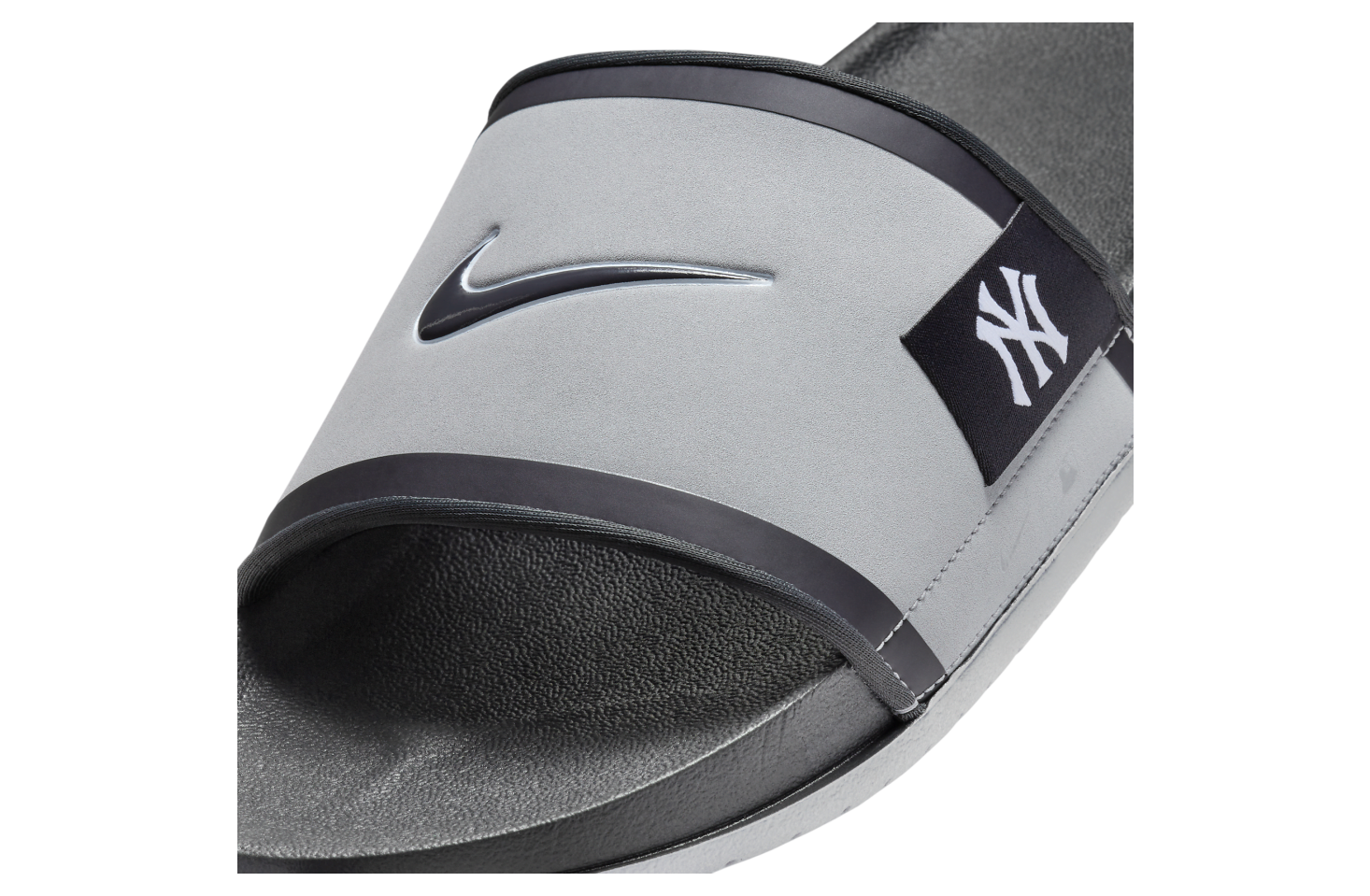 Nike Offcourt (New York Yankees) Wolf Grey / Dark Smoke Grey