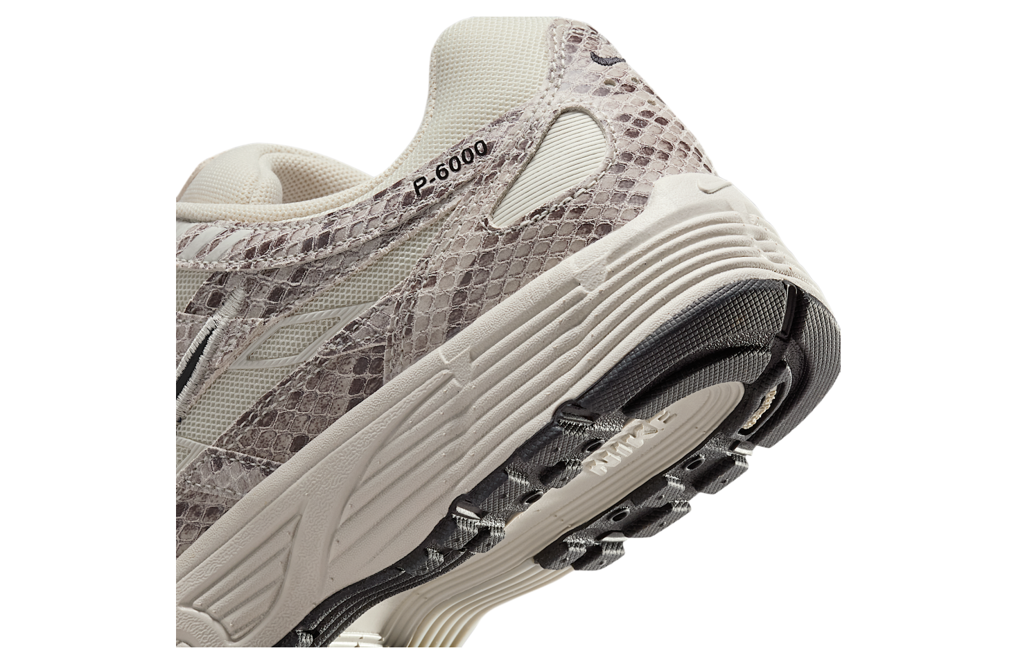 Nike P-6000 SE WMNS Light Bone / Black