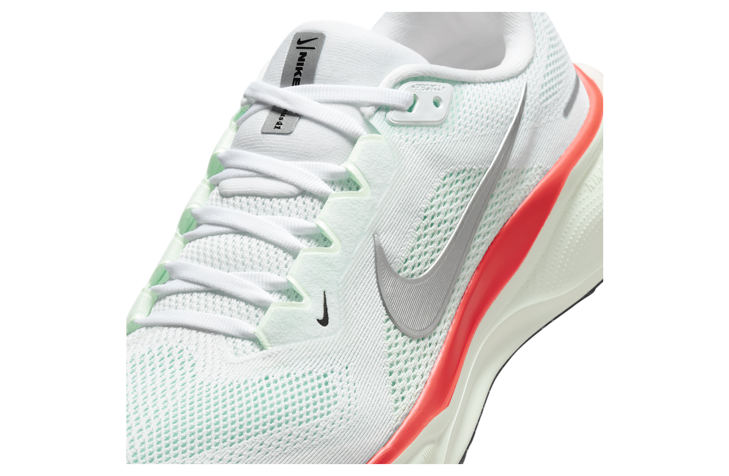 Nike Pegasus 41 White / Barely Green
