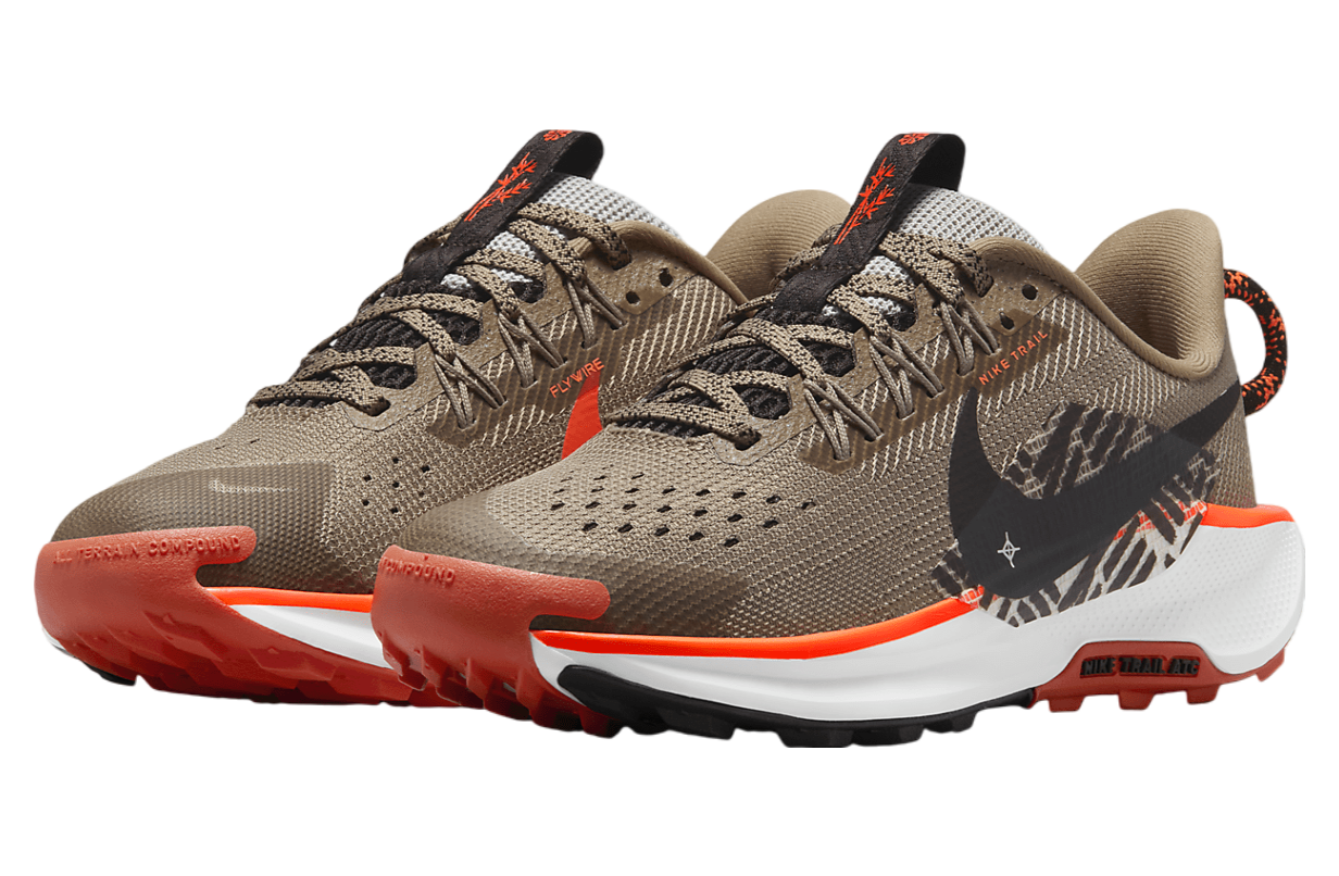 Nike Pegasus Trail 5 GS Khaki / Hyper Crimson