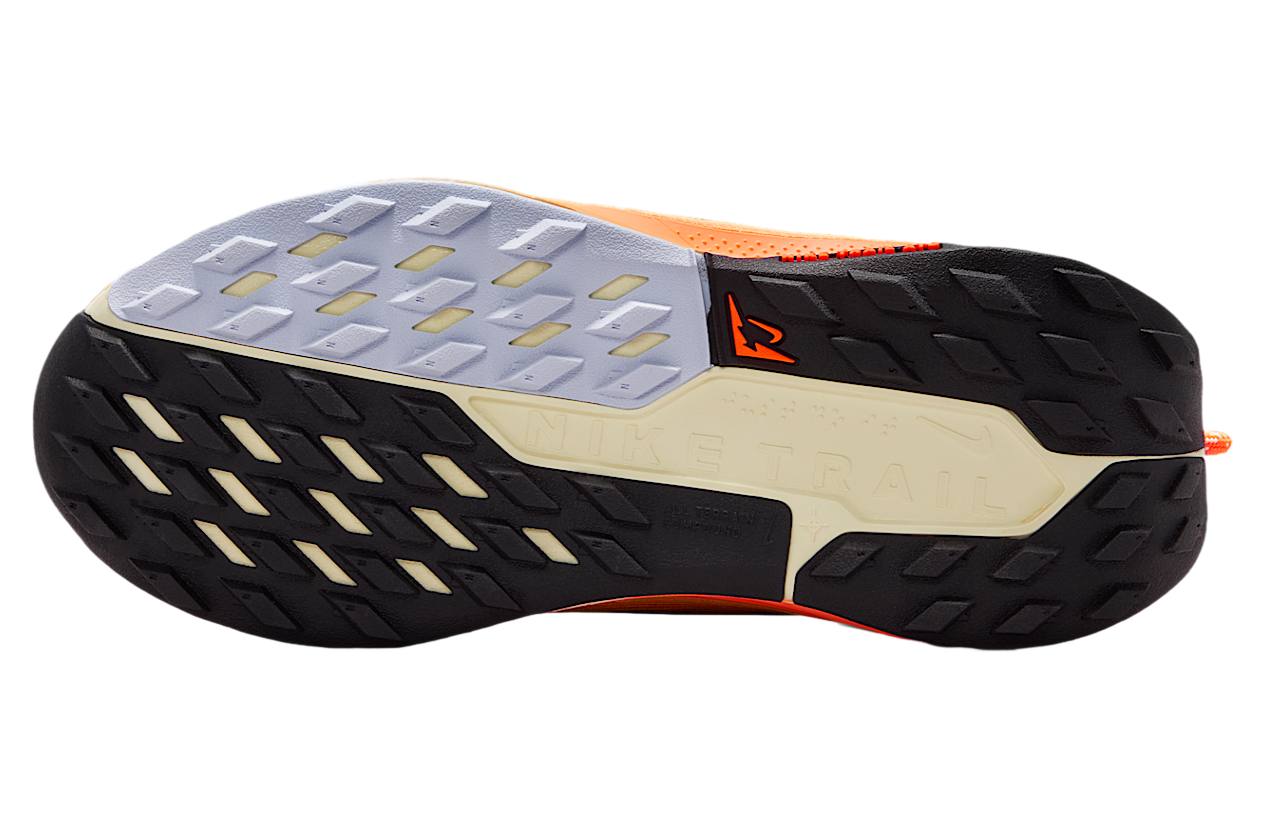 Nike Pegasus Trail 5 GS Orange Pulse / Ghost