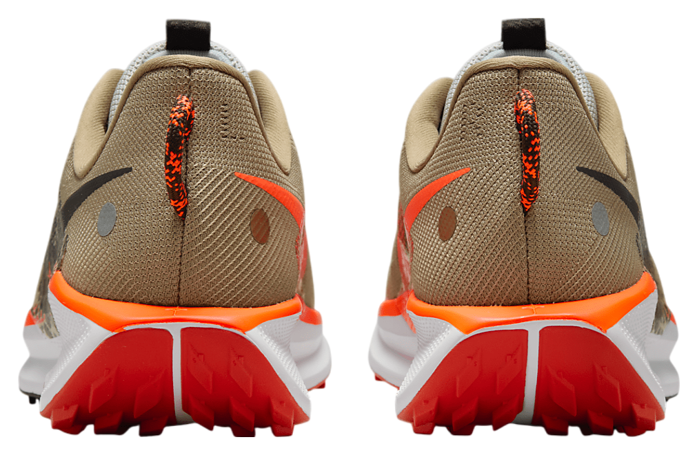 Nike Pegasus Trail 5 Khaki / Hyper Crimson