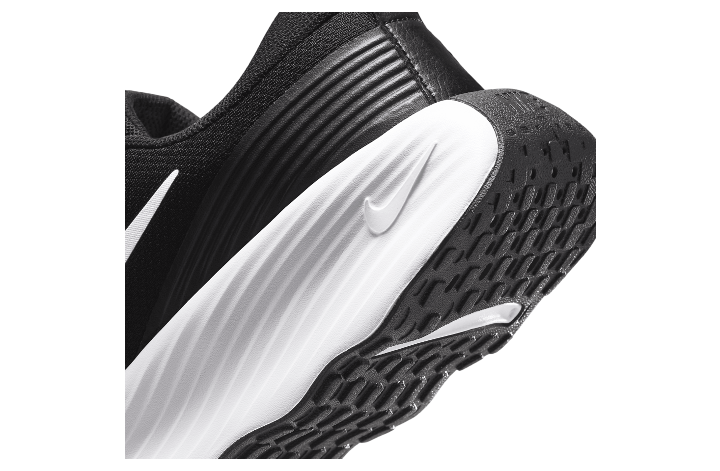 Nike Promina Black / White