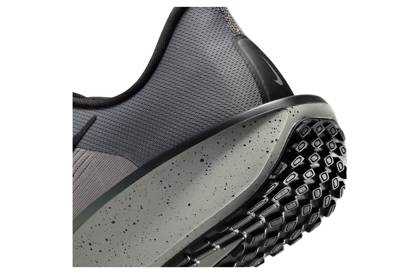 Nike Quest 6 Light Iron Ore / Flat Pewter