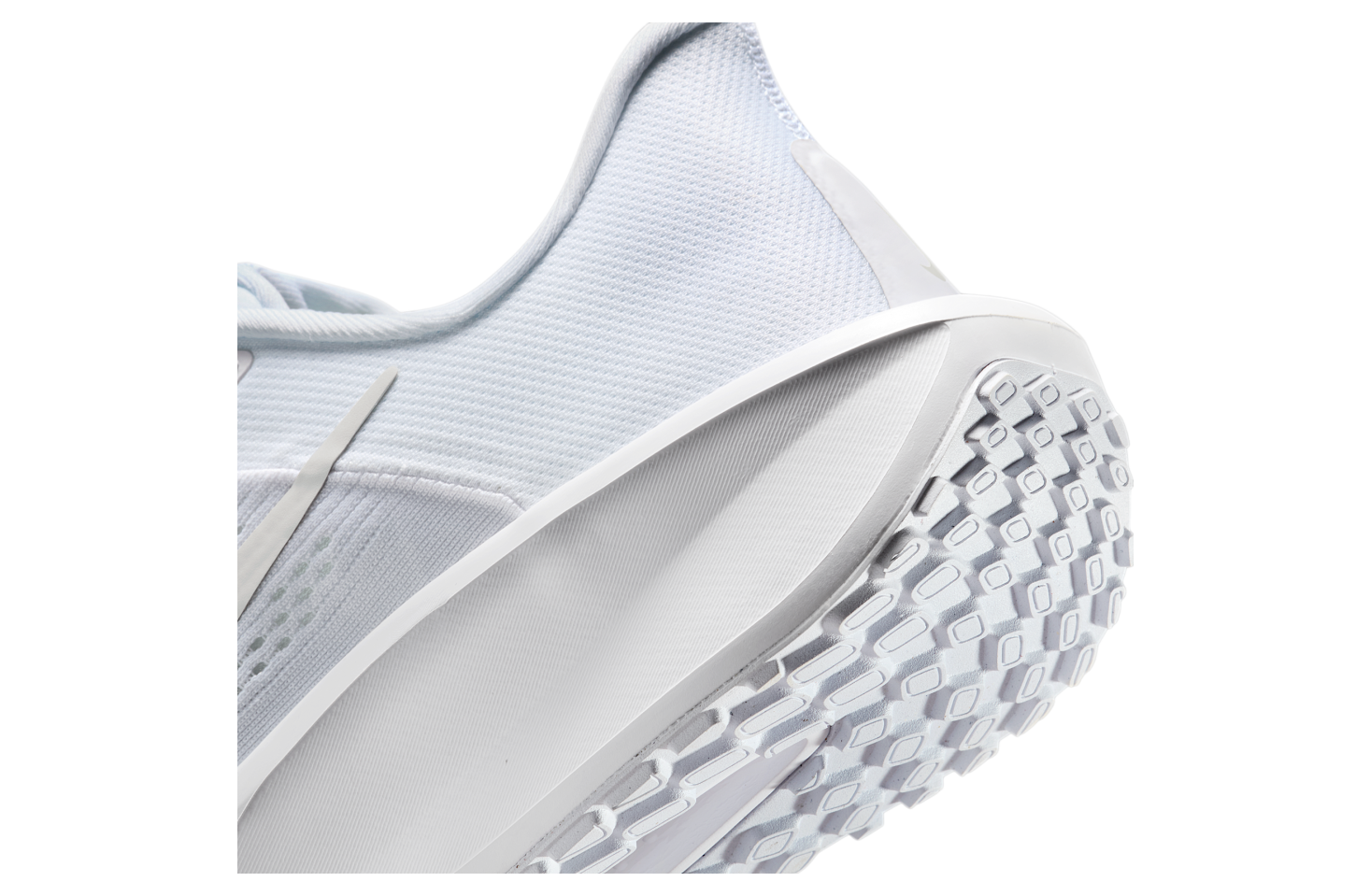 Nike Quest 6 White / Platinum Tint