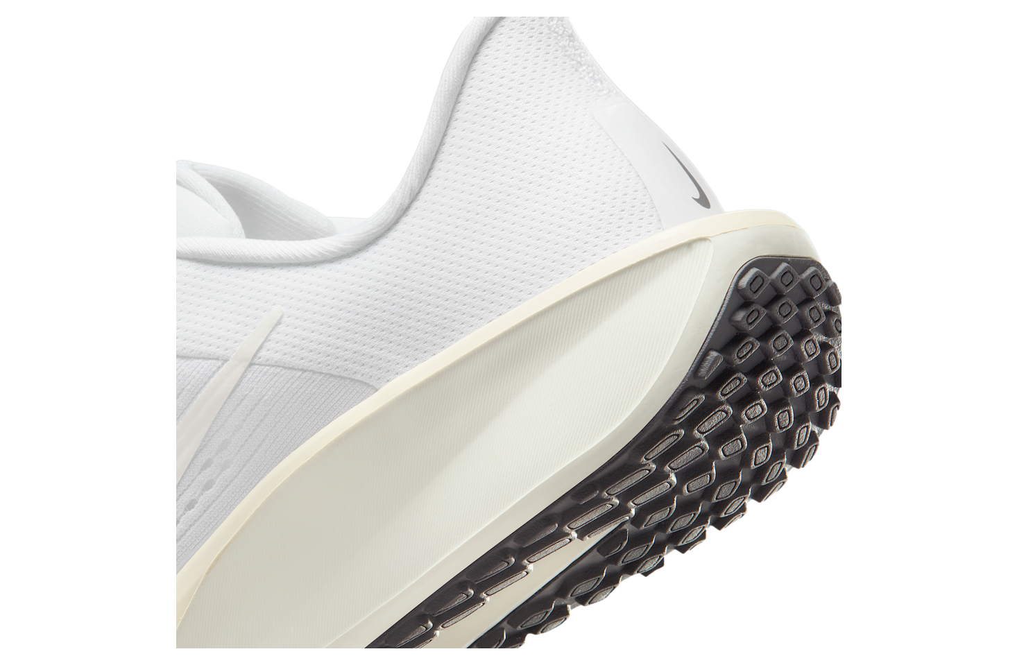 Nike Quest 6 WMNS White / Sail