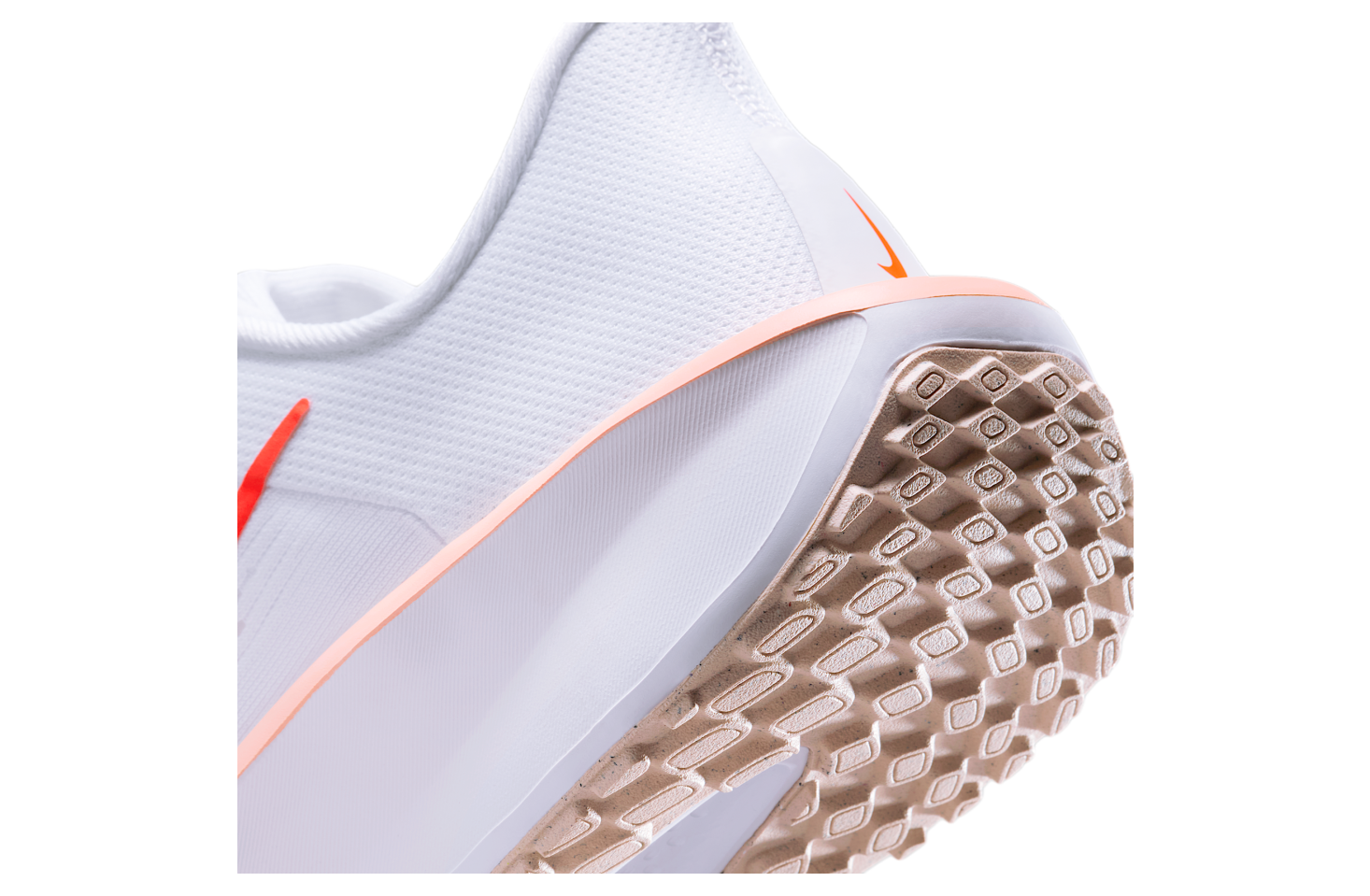 Nike Quest 6 WMNS White / Washed Coral - Jun 2025 - FD6034