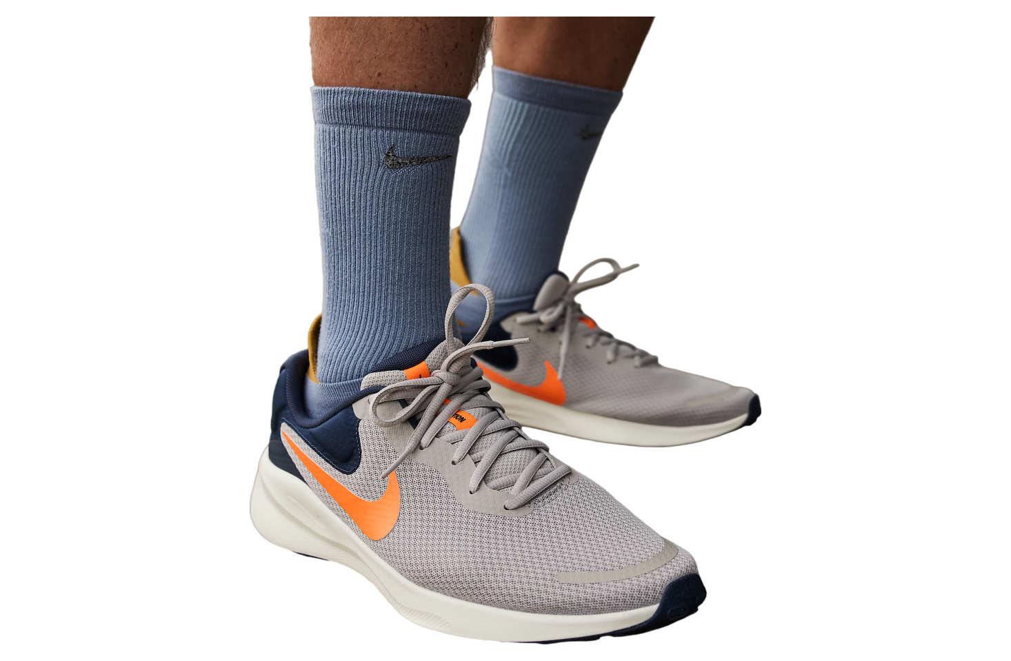 Nike revolution 4 orange best sale