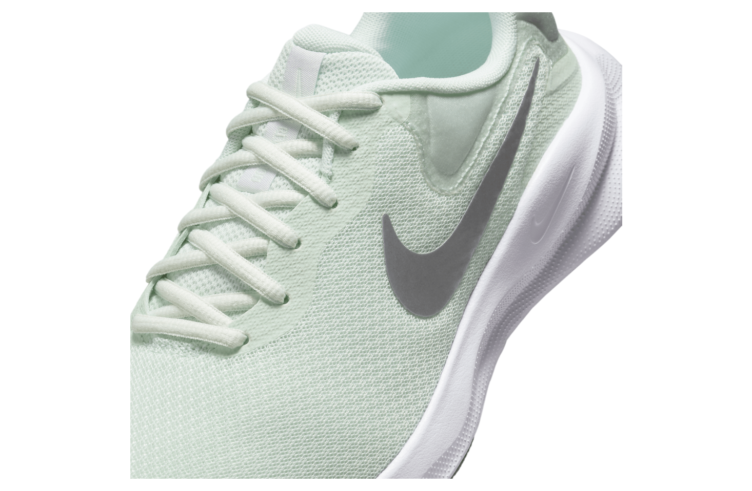 Nike Revolution 7 WMNS Barely Green / White (Extra Wide)