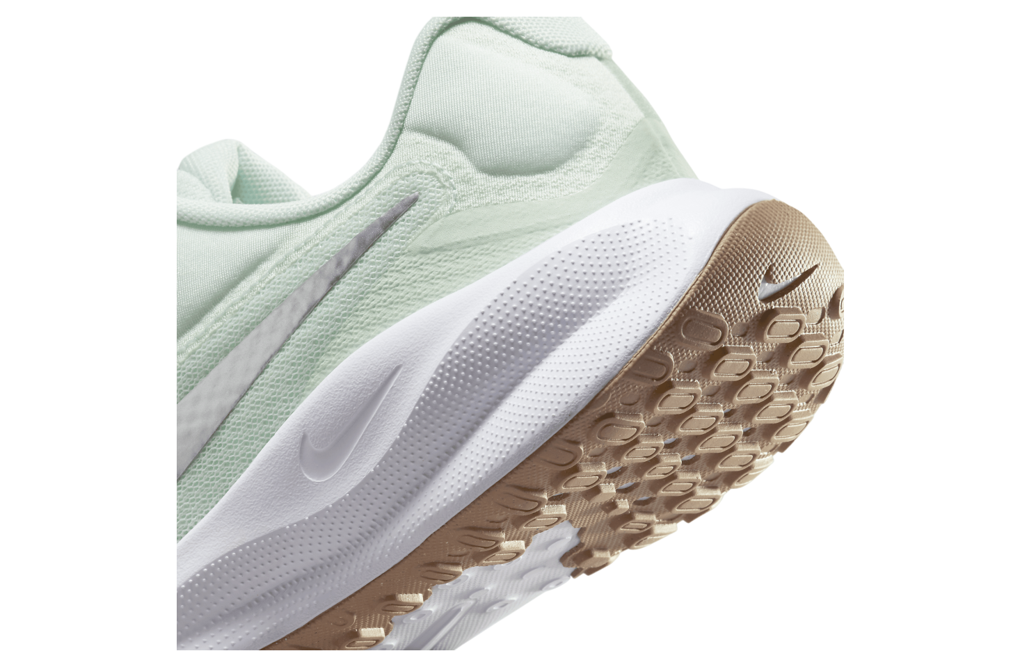 Nike Revolution 7 WMNS Barely Green / White (Extra Wide)