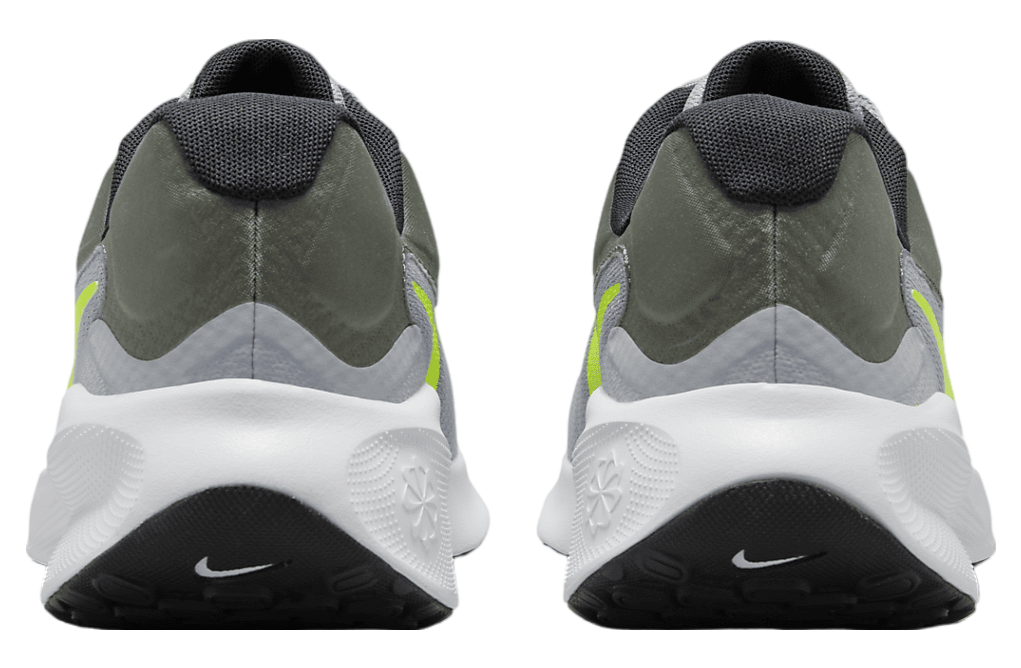 Nike Revolution 7 Wolf Grey / Volt