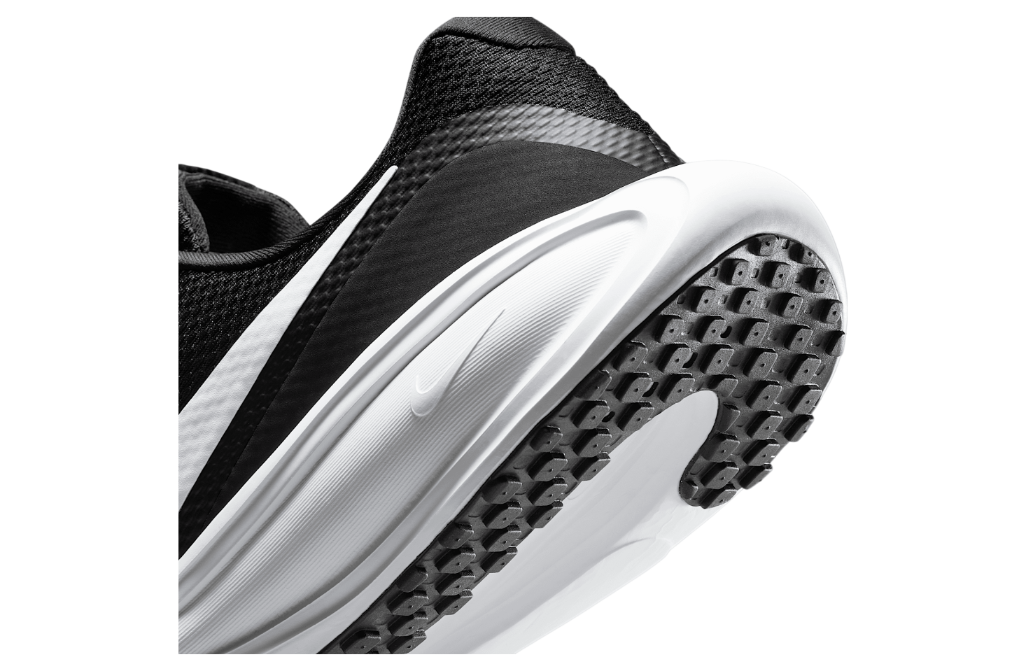 Nike Revolution 8 Black / White