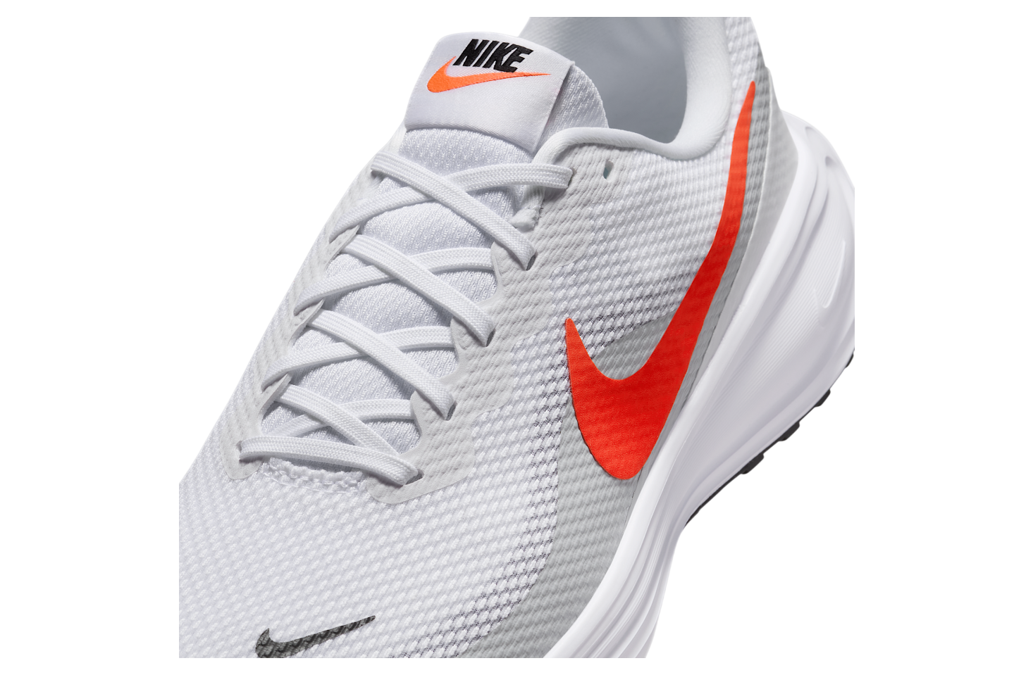 Nike Revolution 8 White / Pure Platinum / Bright Crimson