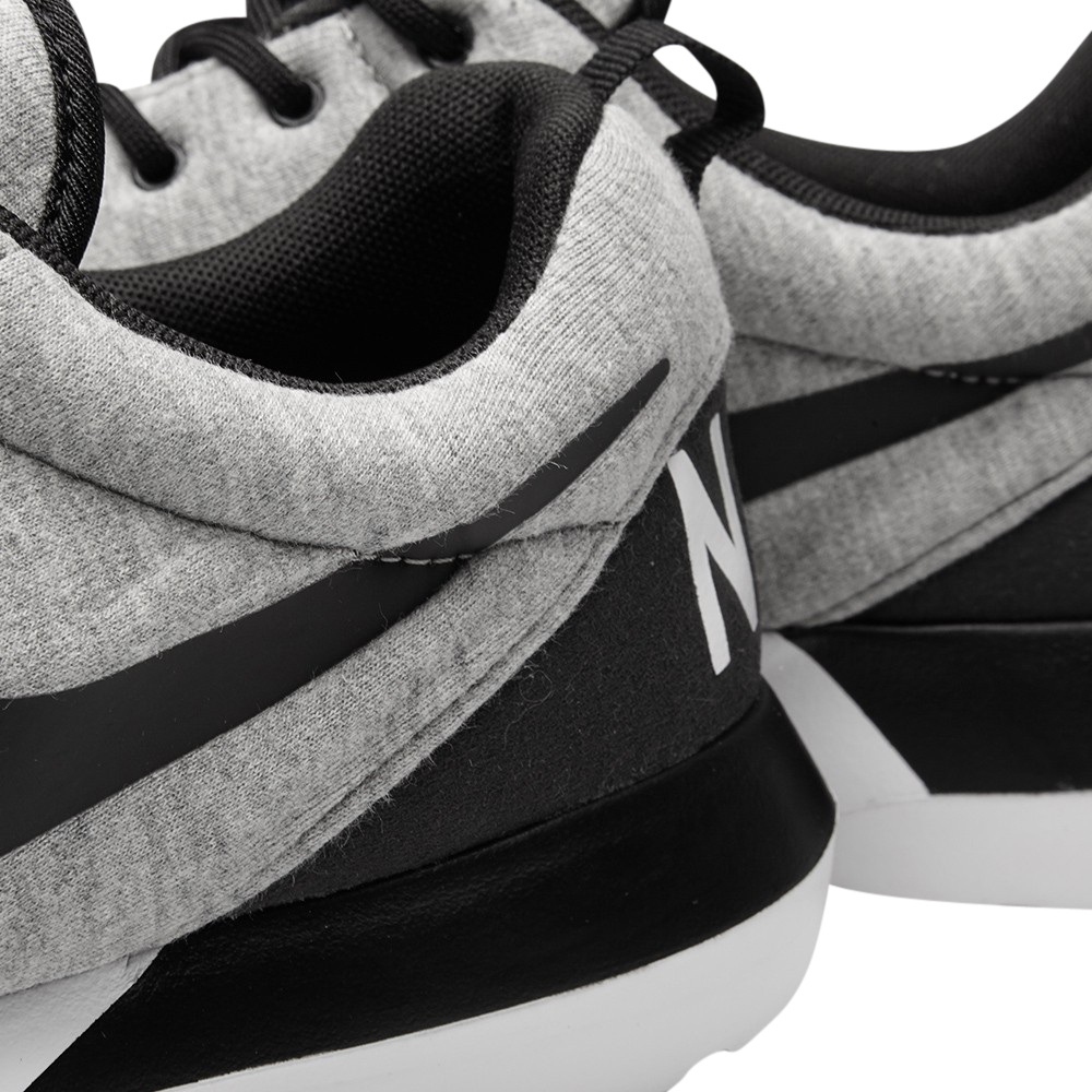 Nike Roshe Run NM W "Tech Fleece"