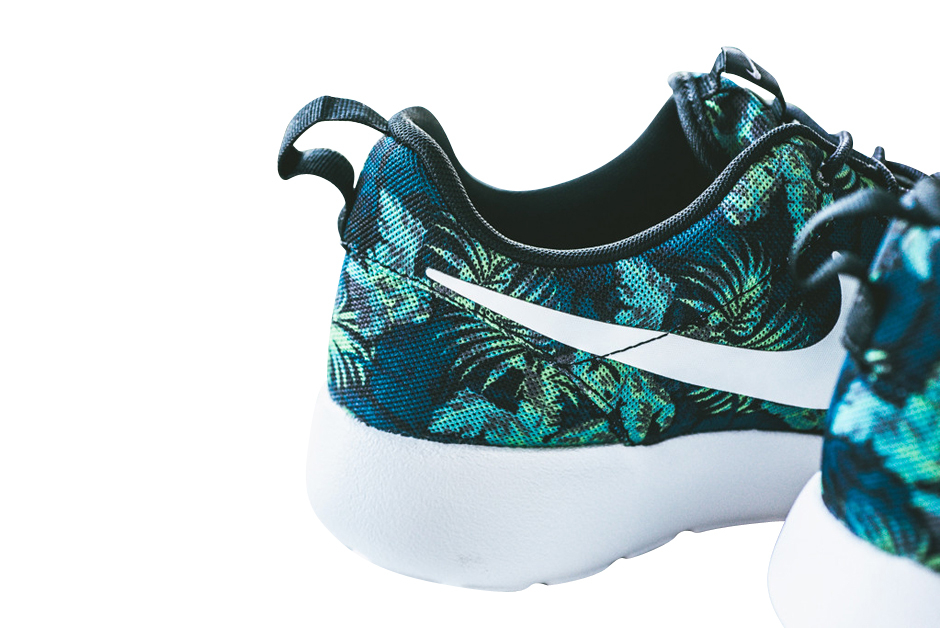 Nike Roshe "Blue Floral" 655206413 - KicksOnFire.com
