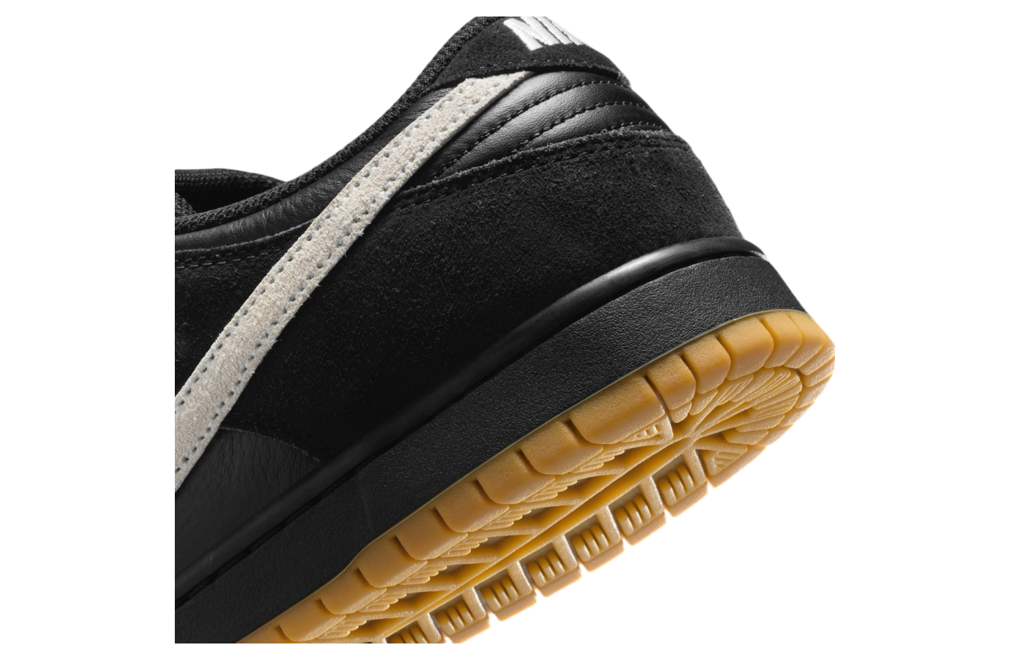 Nike SB Dunk Low Black / Gum Light Brown