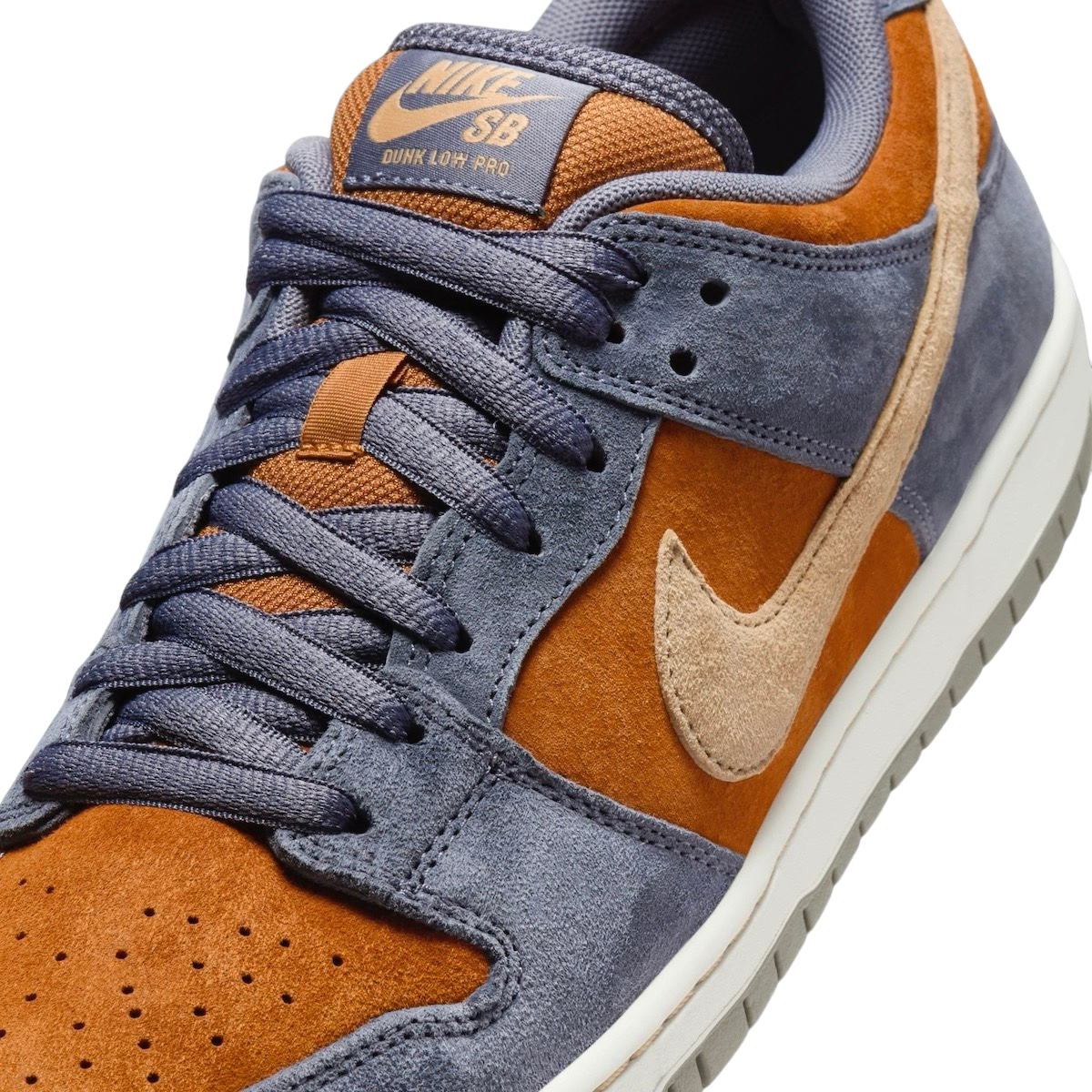 Nike SB Dunk Low Light Carbon