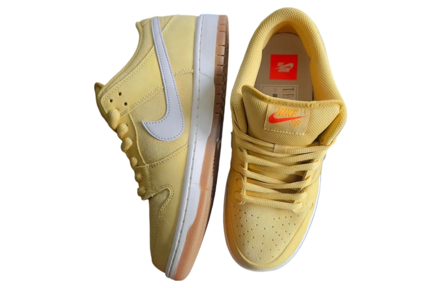 Nike SB Dunk Low Saturn Gold / Sail