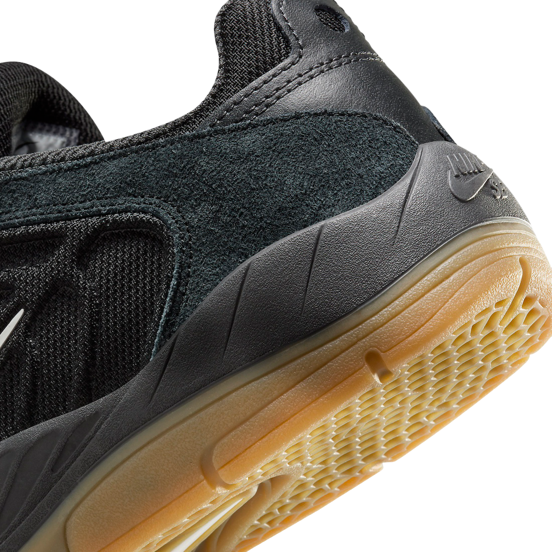 Nike SB Vertebrae Black Gum