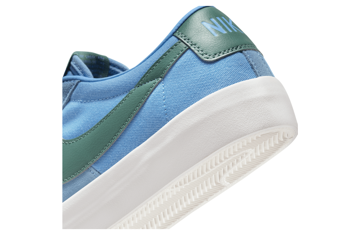 Nike SB Zoom Blazer Low Pro GT University Blue / Summit White