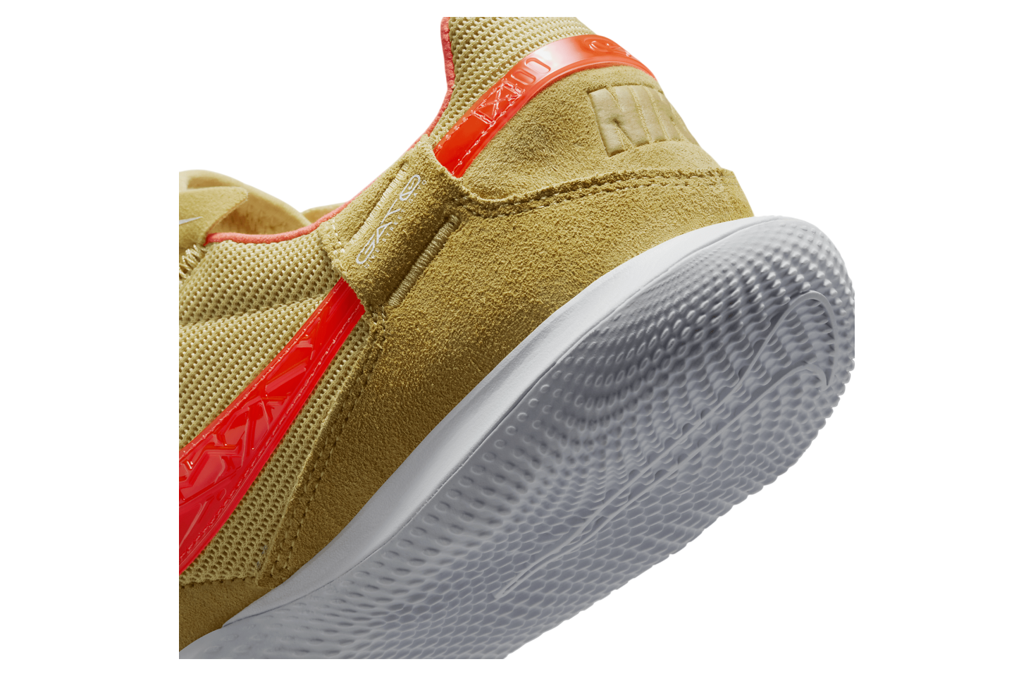 Nike Streetgato Low Celestial Gold / Hyper Crimson