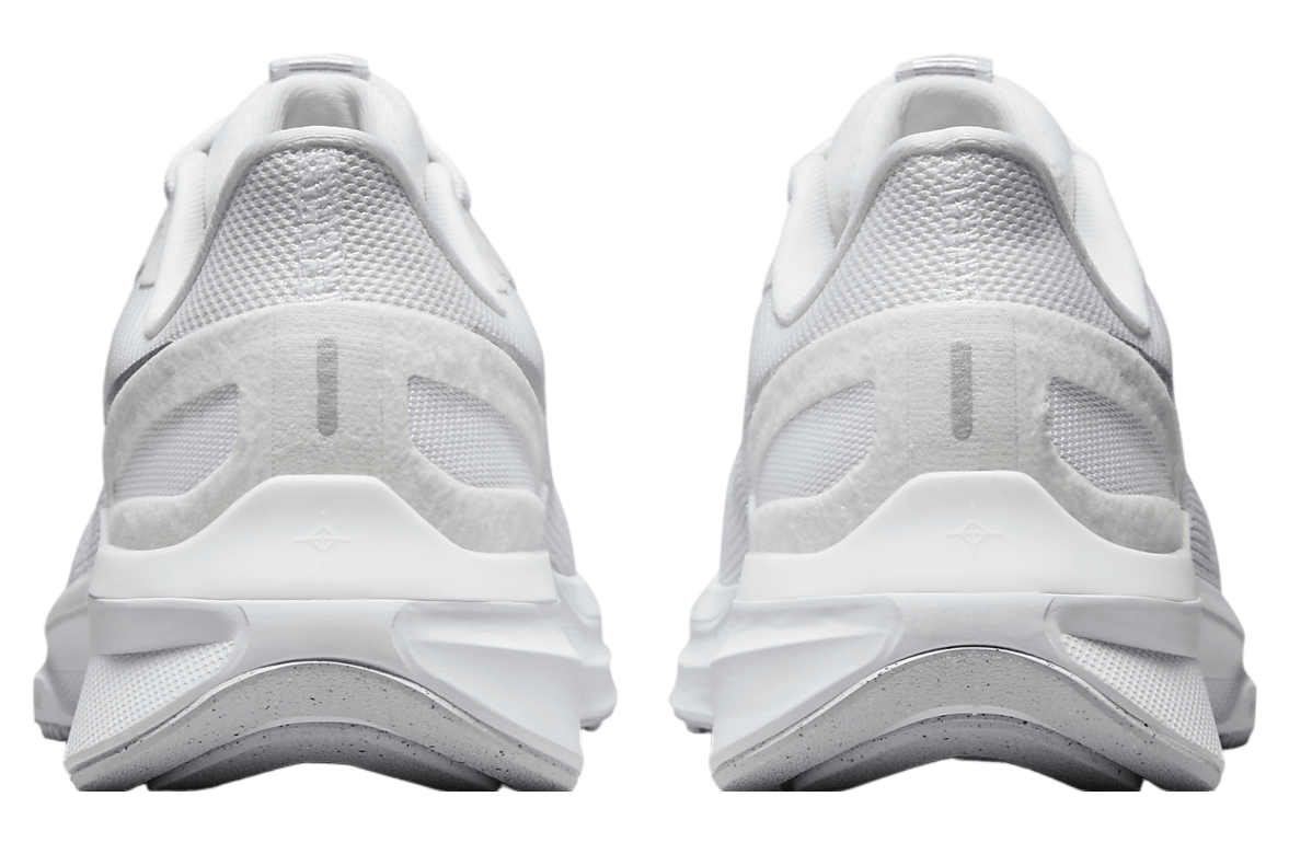 Nike Structure 25 WMNS White / Pure Platinum (Extra Wide)