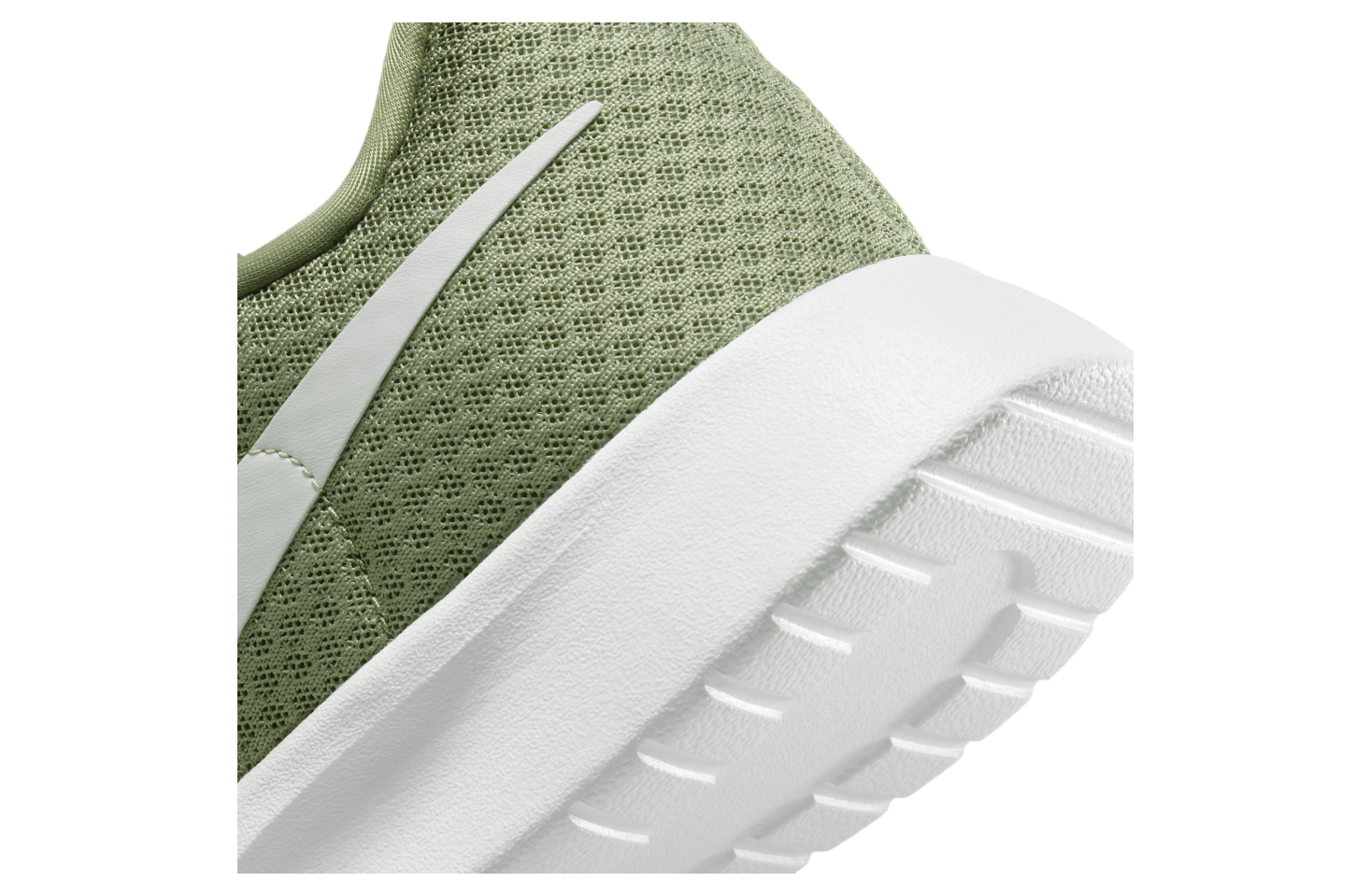 Nike Tanjun EasyOn Oil Green / White