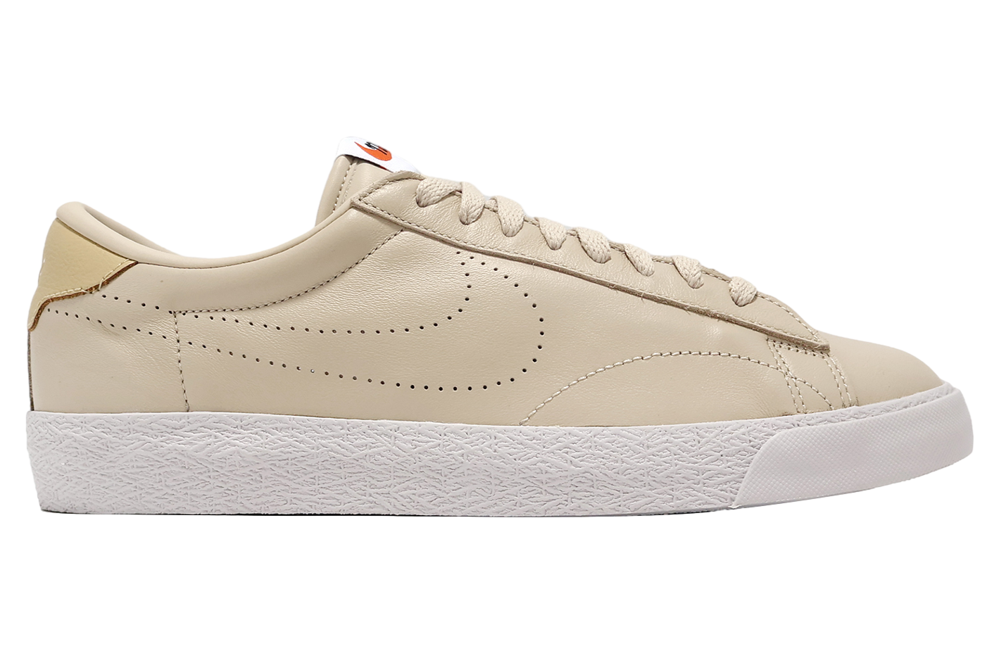 Nike Tennis Classic AC Sanddrift - Apr 2024 - HM4648110