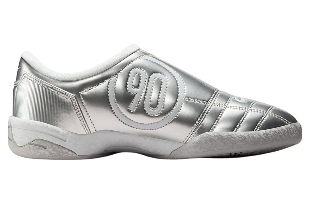 ★Nike★ Total 90 W llic Platinum Photon Dust II9792011 Nike Women's Total 90 | Metallic Platinum/Photon Dust | SVD USA