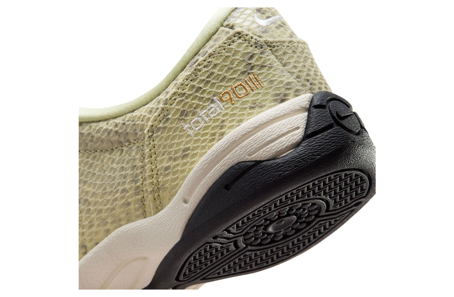 Nike Total 90 Iii WMNS Olive Aura / Pale Ivory