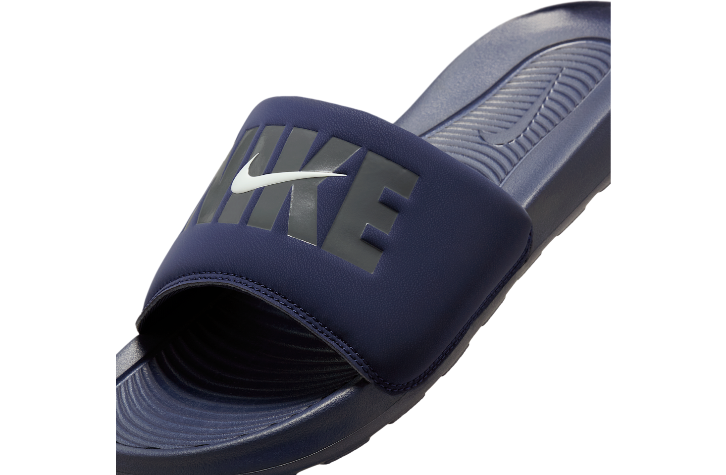 Nike Victori One Se Obsidian / Summit White