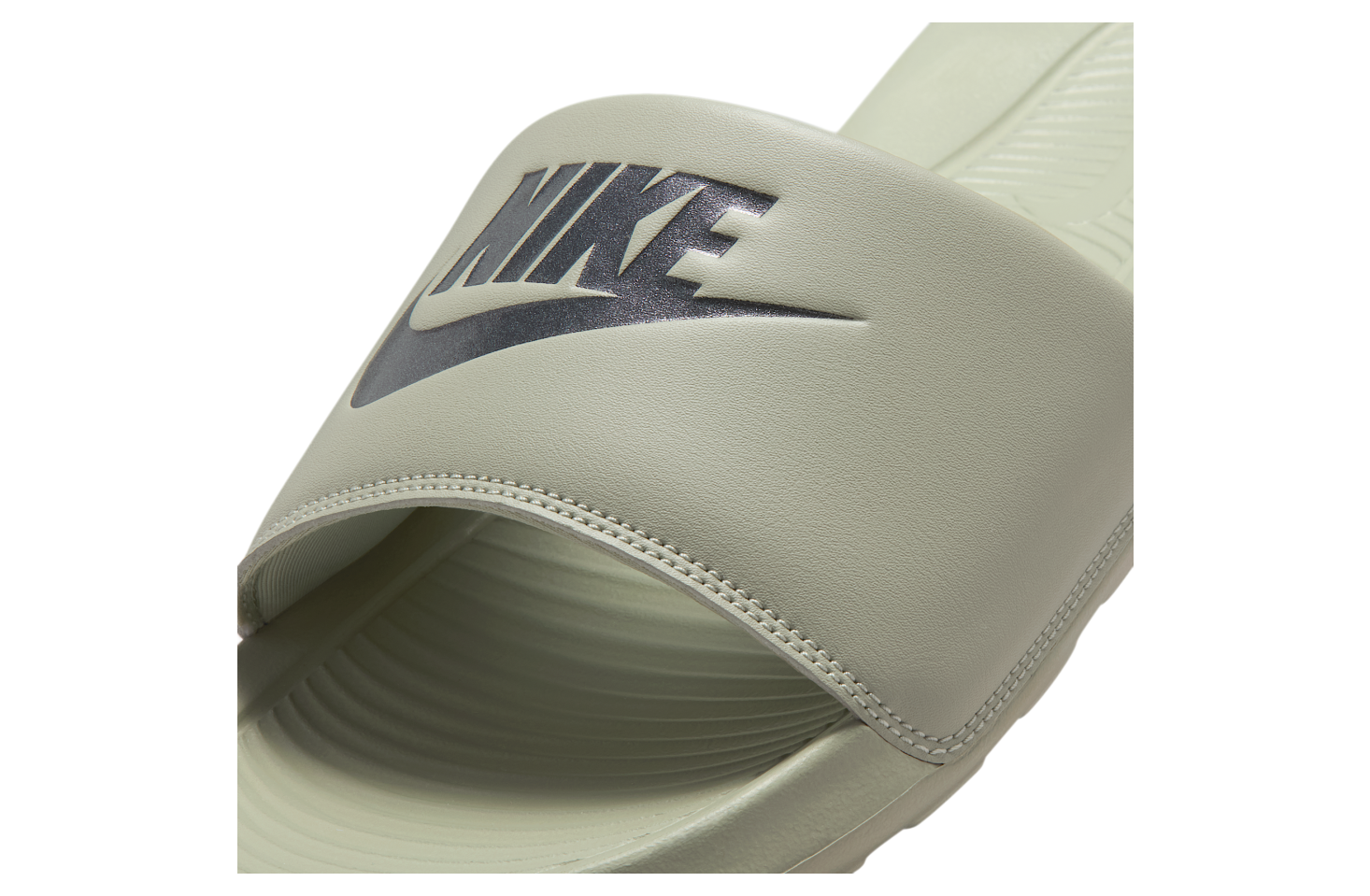 Nike Victori One Spruce Fog / Black