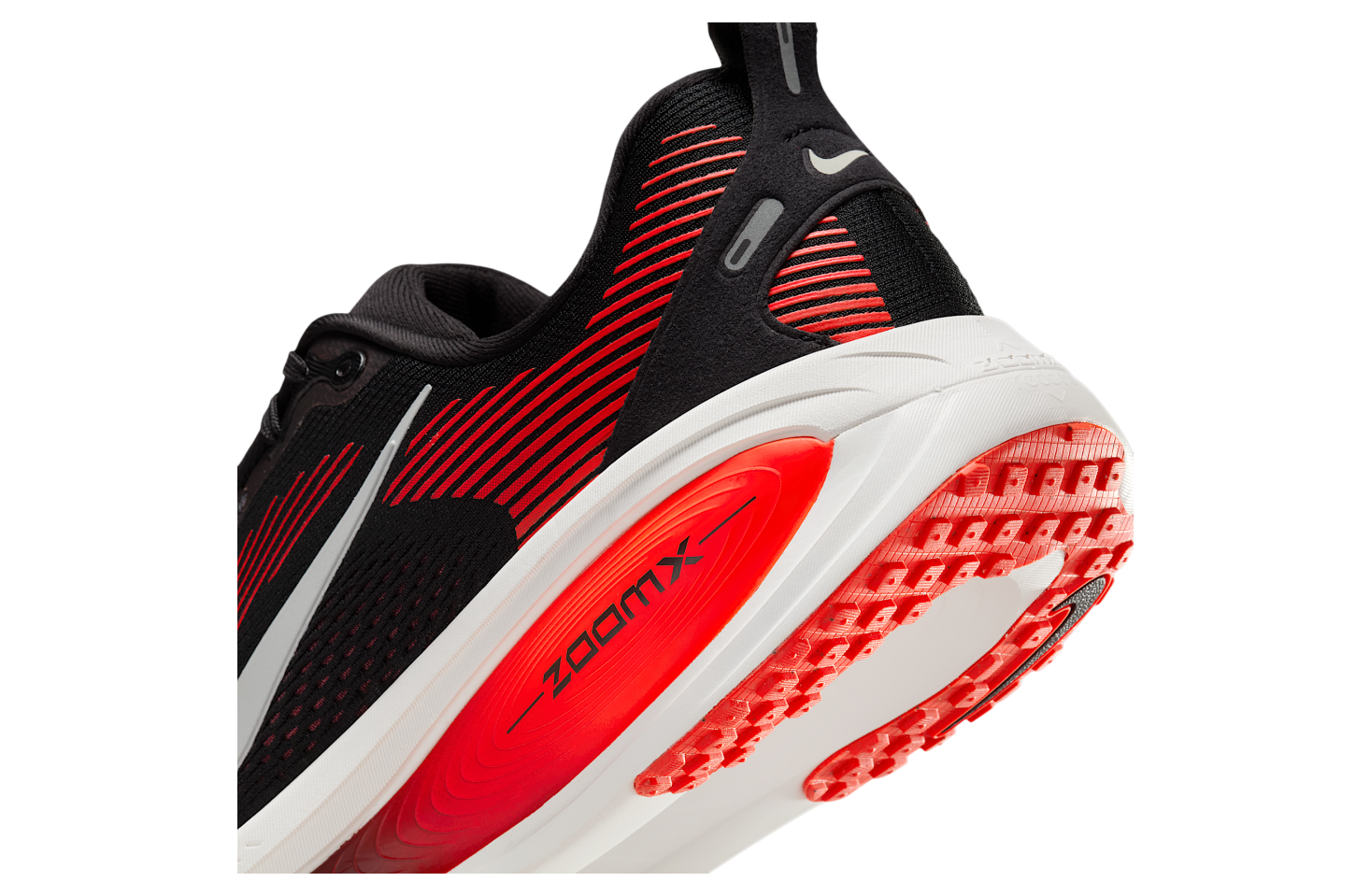 ◆正規品◆NIKE VOMERO 18 BLACK BRIGHT CRIMSON◆関税込◆人気 Nike Vomero 18 Black / Bright Crimson - Jun 2025 - HM6803