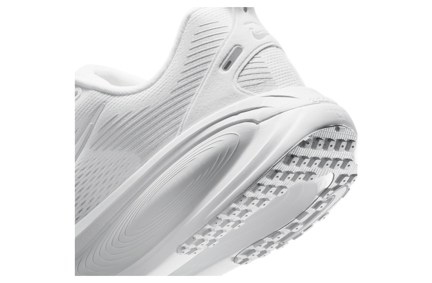 Nike Vomero 18 White / Photon Dust