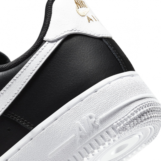 Nike WMNS Air Force 1 07 Essential Black White
