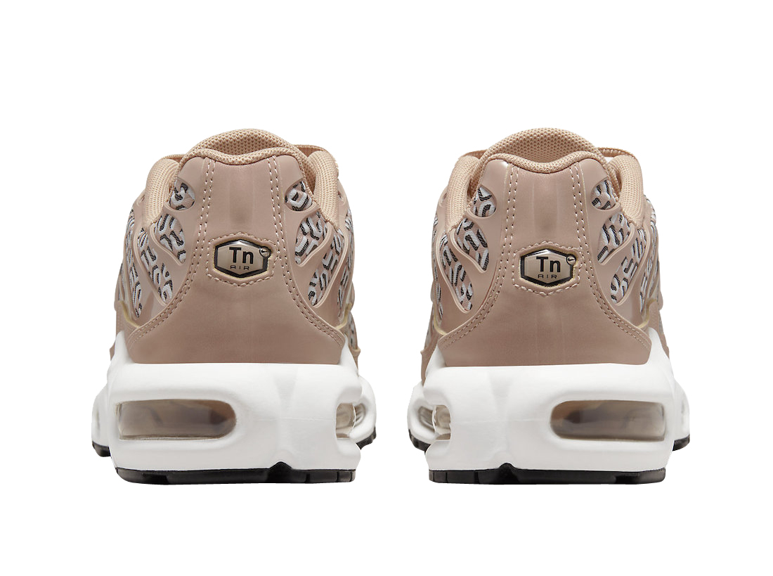 Nike WMNS Air Max Plus United in Victory